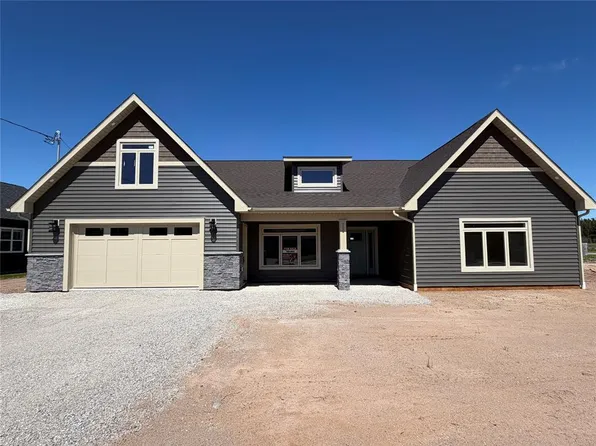 6 Murdoch Drive, Deer Lake, NL A8A0E9