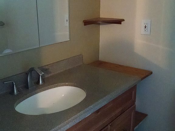 2nd image of 1021 W Avenue H4