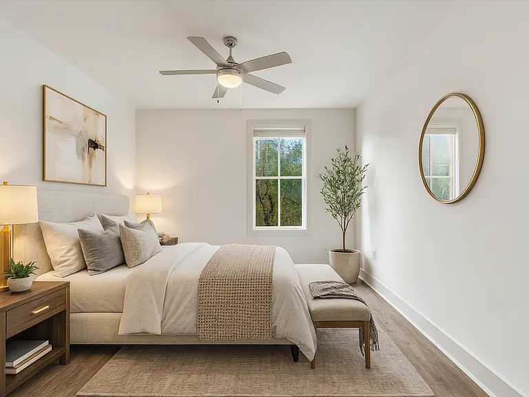 The Lowe — Photo 18
