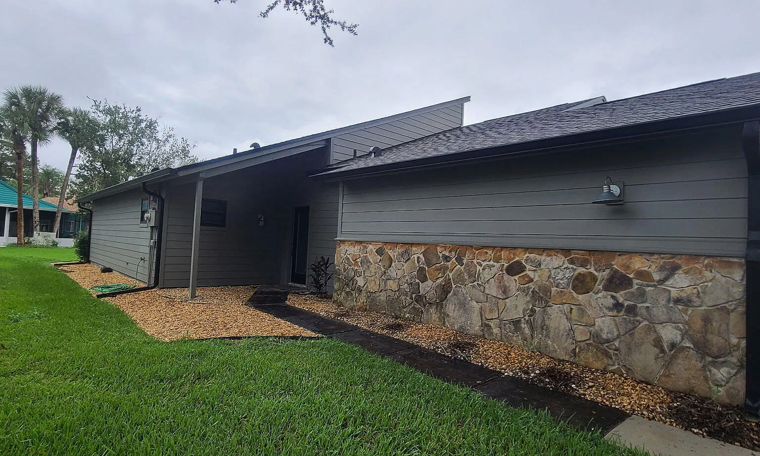 2 bed, 2.5 bath, 2086 sqft, $2,100 — Photo 1