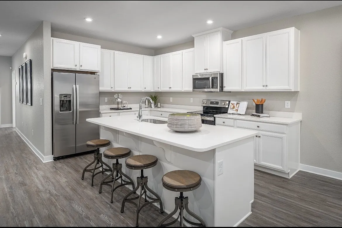 3 bed, 2.5 bath, 1776 sqft, $2,275 — Photo 1