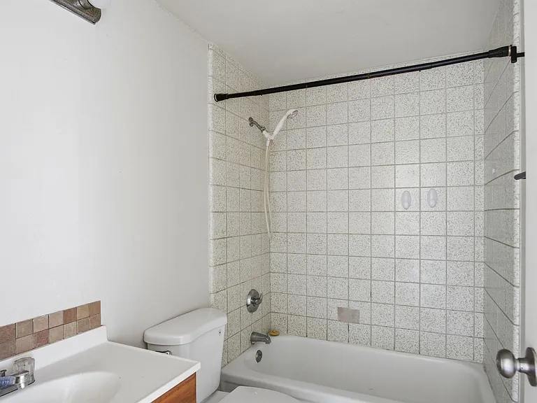 912 Feather Dr — Photo 8