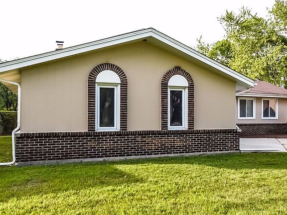 3rd image of 4849 East Dr