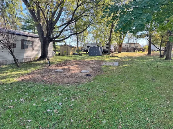 11/30 Woodhaven Dr E, Sublette, IL 61367