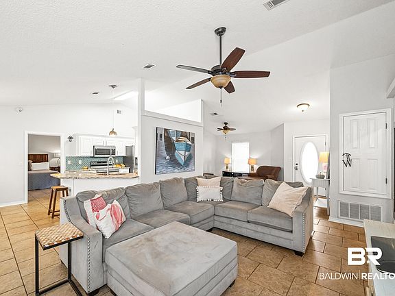 4th image of 6218 Yellowfin St