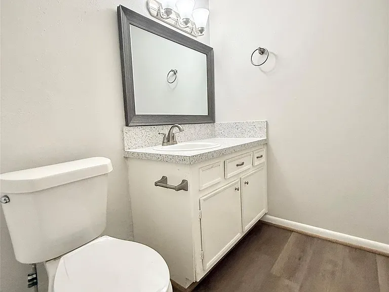 321 E Cedar St #9 — Photo 19
