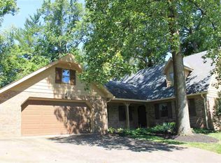 8201 Berry Dr, Evansville, IN 47710