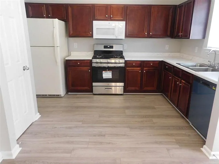 4409 Plum Frost Ct — Photo 14