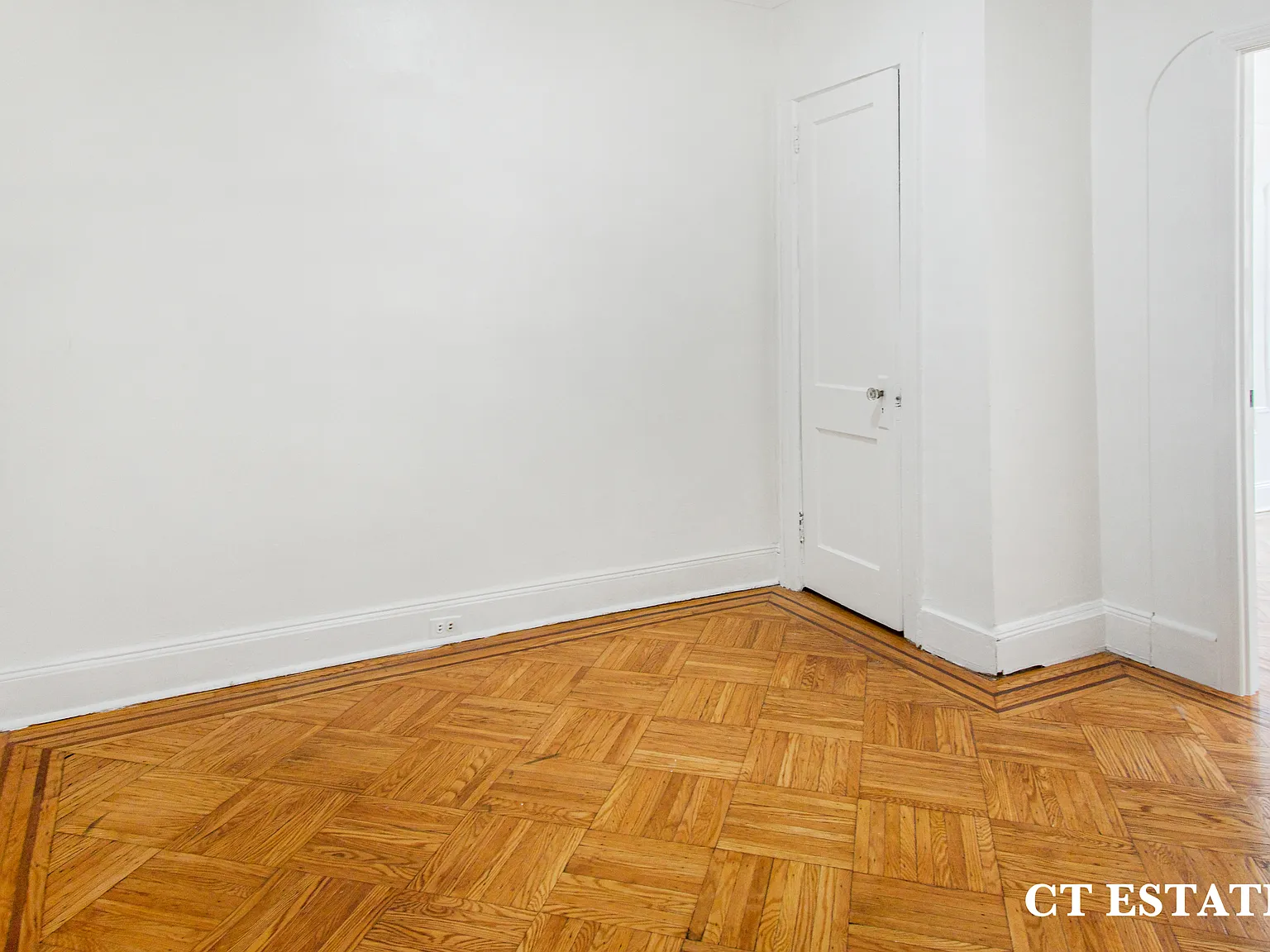 2821 Avenue D — Photo 4
