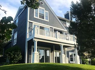 807 Viewpointe Dr, Saint Charles, IL 60174