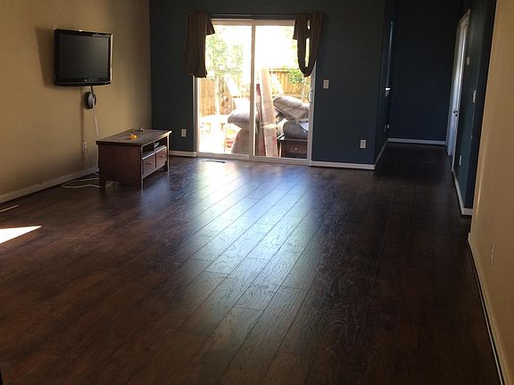 Laminate flooring in Living Room