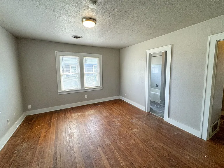913 N Boulevard St — Photo 14
