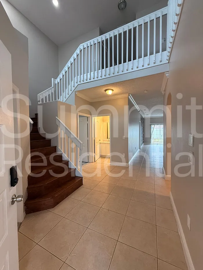 4 bed, 2.0 bath, 1896 sqft, $2,595 — Photo 2