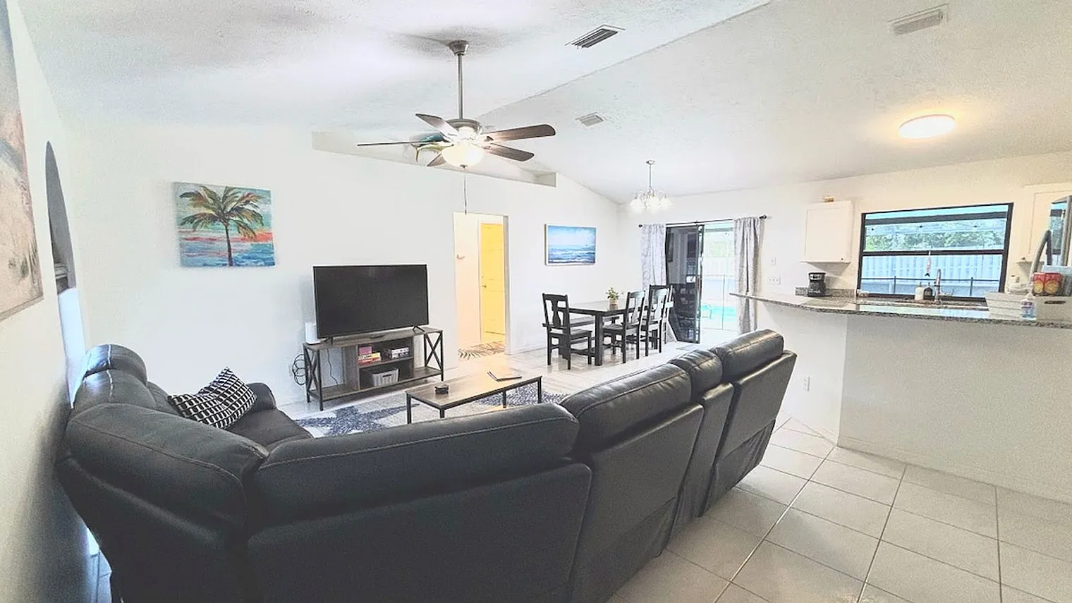 3 bed, 2.0 bath, $5,183 — Photo 2