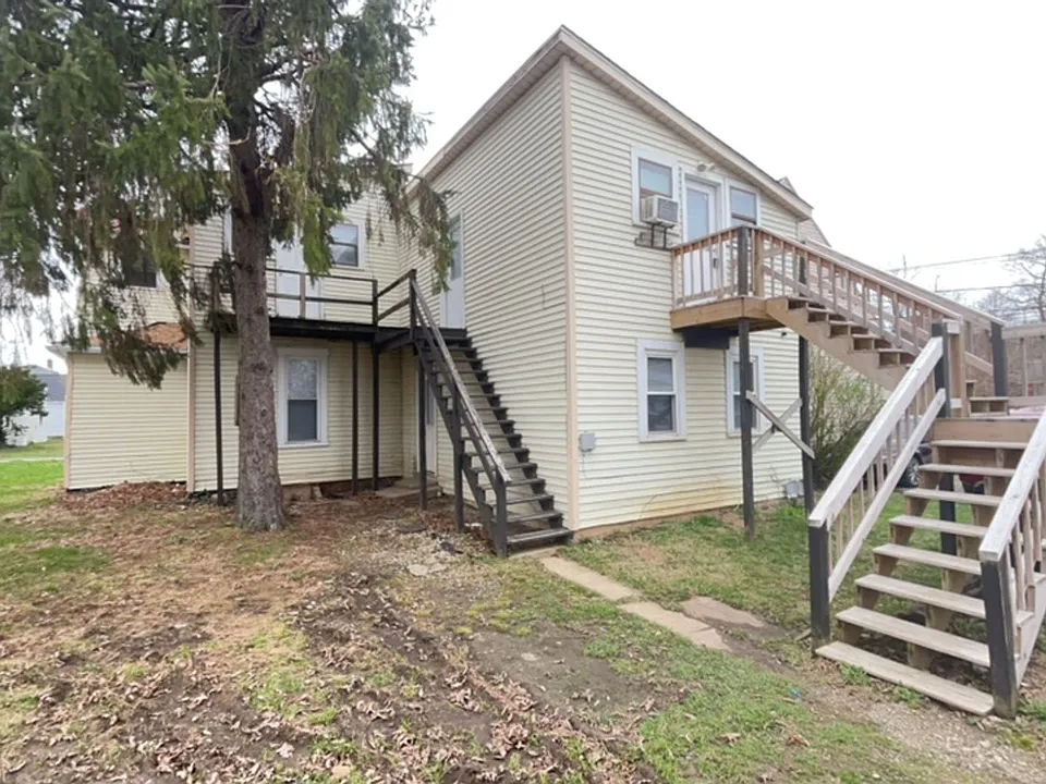 111 S Dicks St #1/2