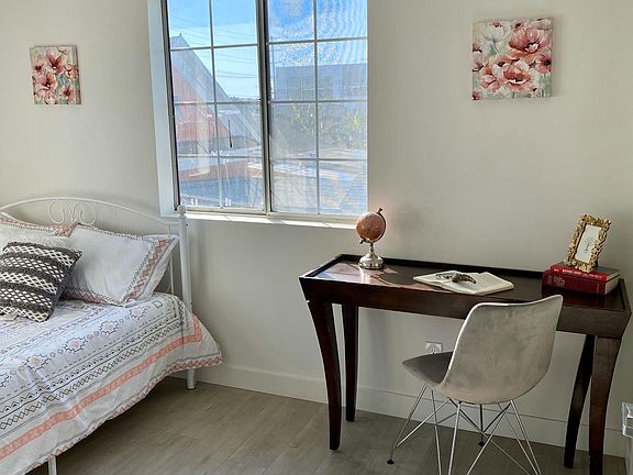 4th image of 1585 W 35th Pl #3