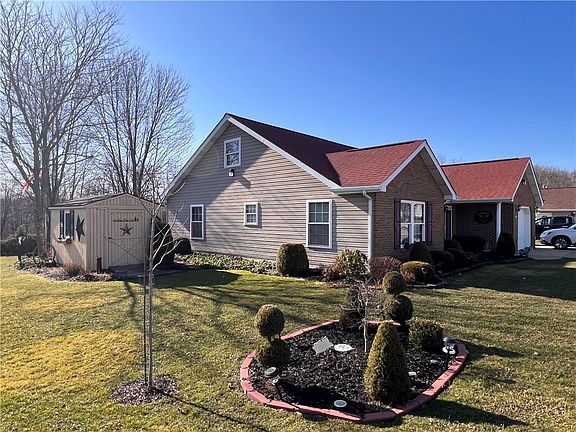 4th image of 115 Columbus Dr