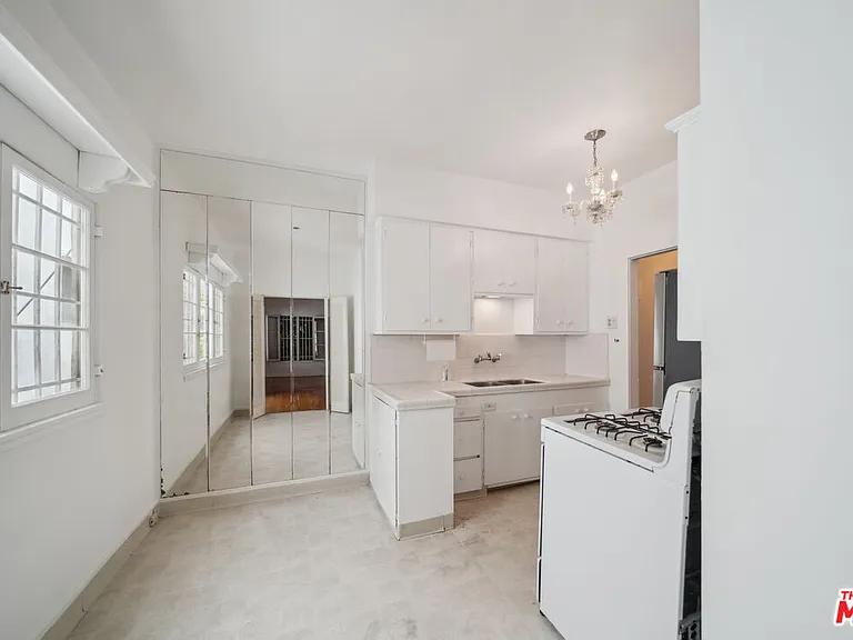 140 S Elm Dr #1 — Photo 3