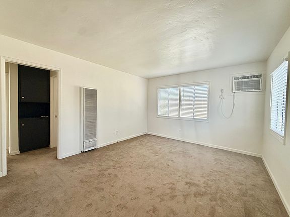 3rd image of 4582 Maple Ave #4582