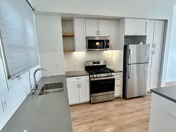 3rd image of 112 E Ortega St #211