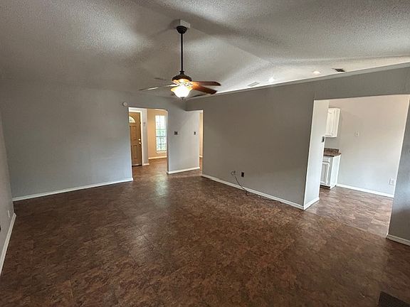 4th image of 1200 Wyndham Dr