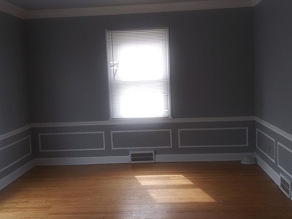 4th image of 9389 E Outer Dr
