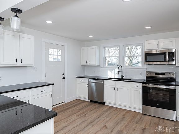5th image of 1827 Burrowes Blvd