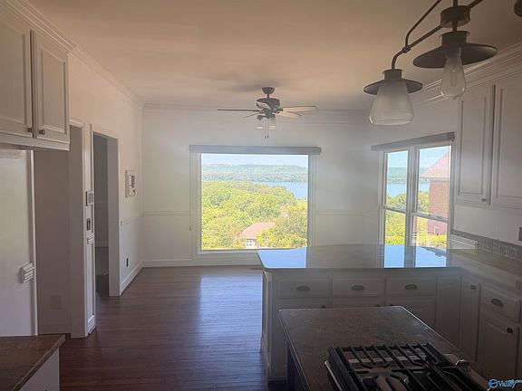 4th image of 2032 Hualapai Ln