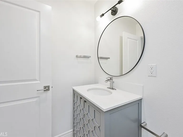 411 Goldenrod Ave #B — Photo 26