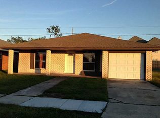 3625 Charles Dr, Chalmette, LA 70043