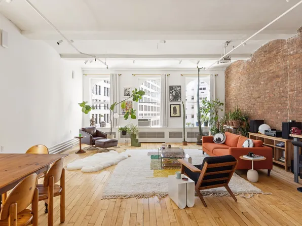 59 4th Ave APT 8A, New York, NY 10003