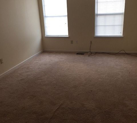5th image of 702 Topsider Ct