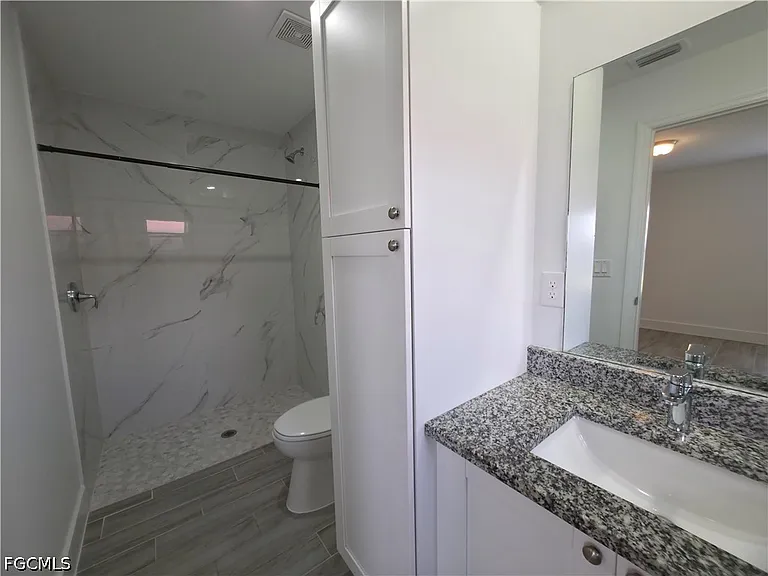 2907 SW Santa Barbara Pl — Photo 18