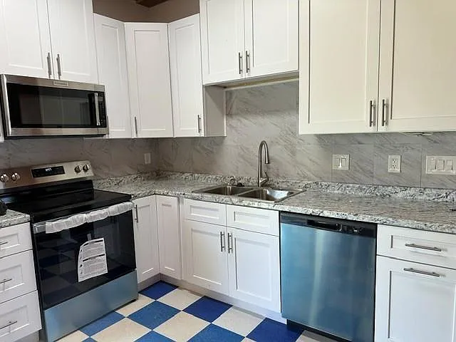 3 bed, 1.0 bath, 900 sqft, $1,495 — Photo 4