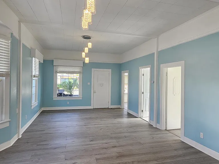 954 E Thompson Blvd #1 — Photo 3
