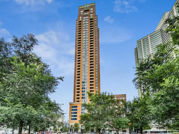 1160 S Michigan Ave APT 1503, Chicago, IL 60605