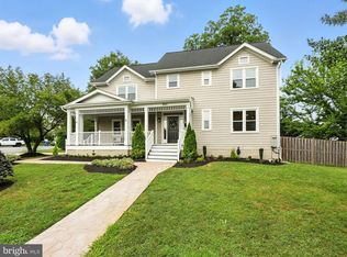 1540 N Edgewood St, Arlington, VA 22201