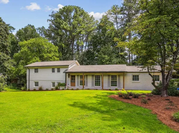 1313 W Nancy Creek Dr, Atlanta, GA 30319