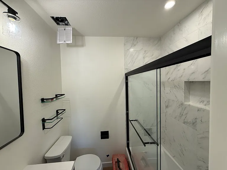 118 N Gladys Ave — Photo 2