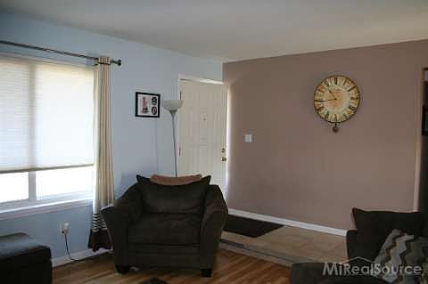 4th image of 31388 Louise Dr