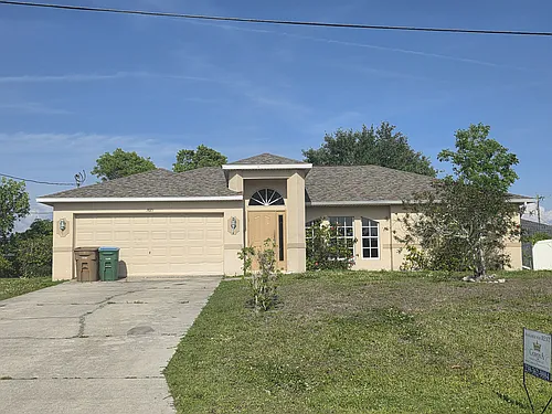 3021 SW 8th Pl Photo 1