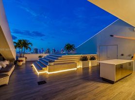 88 SW 7th St