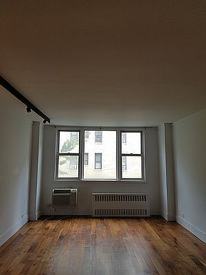 5th image of 200 E 30th St APT 7j