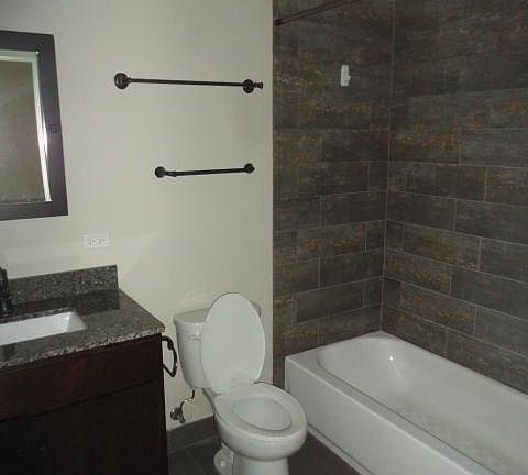 5th image of 5060 N Winchester Ave #3VW