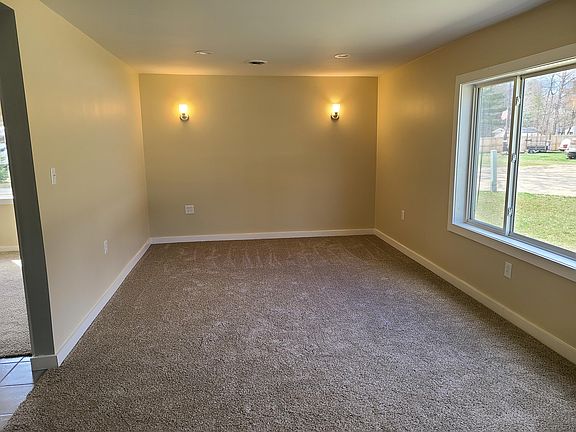 4th image of 9480 Arapaho Ln