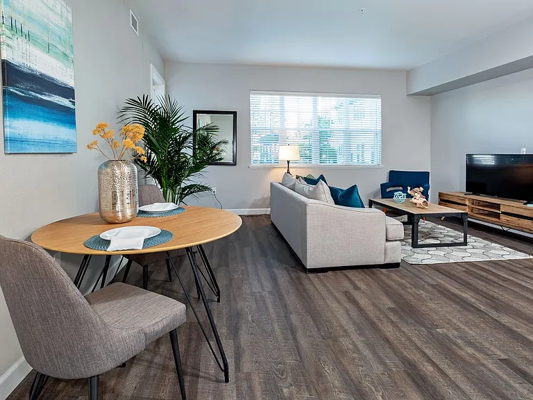 Marina Crossing Apartments — Photo 28