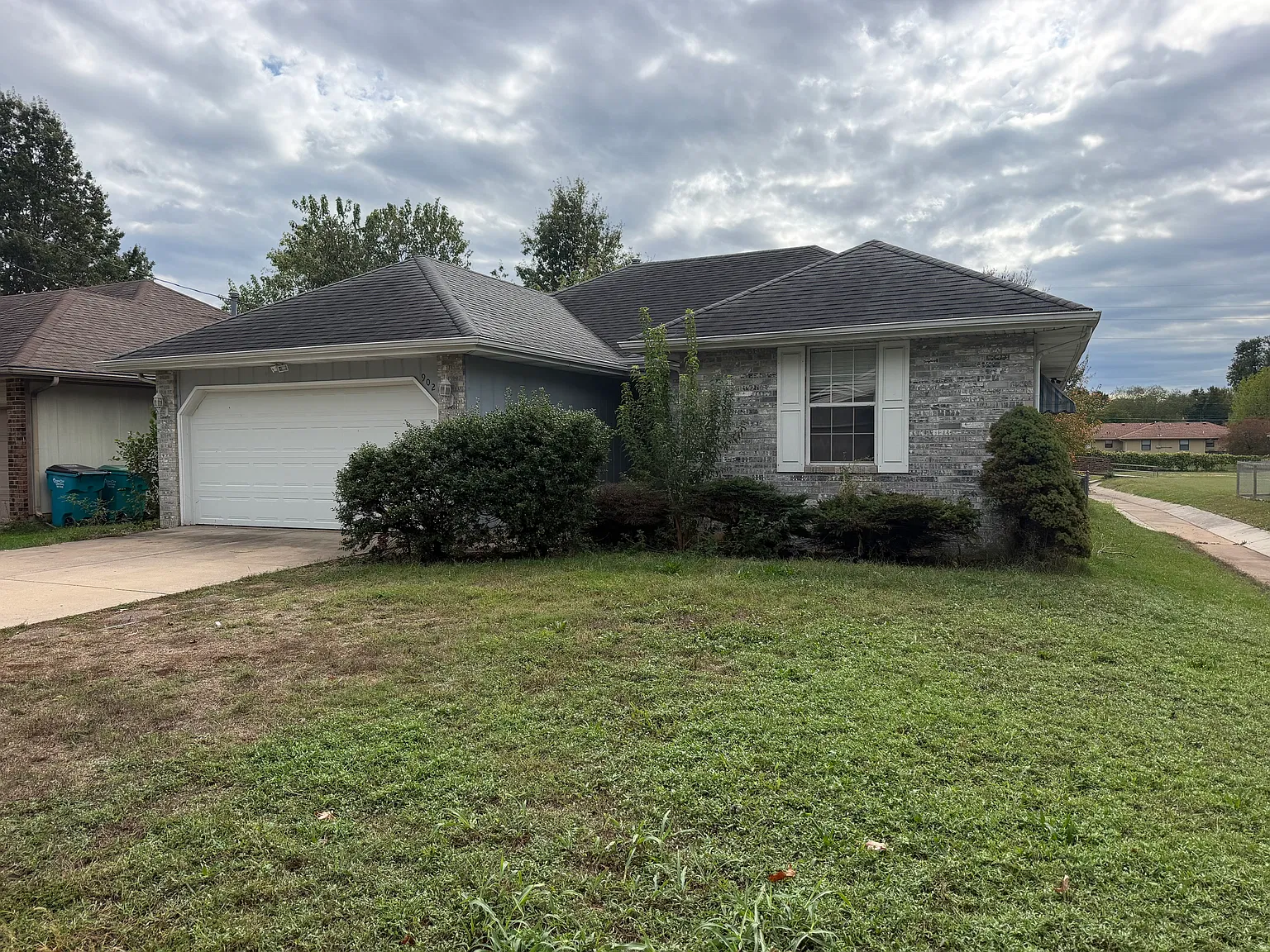 3 bed, 1314 sqft, $1,550 — Photo 1
