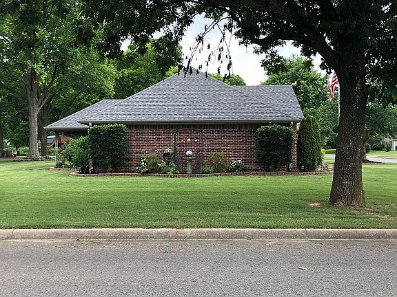 4th image of 2323 S Brandi Dr