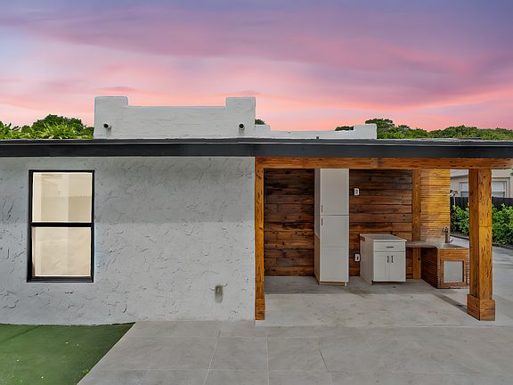 4th image of 4112 Garden Ave #A
