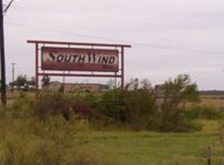 70 S View Dr, Lytle, TX 78052